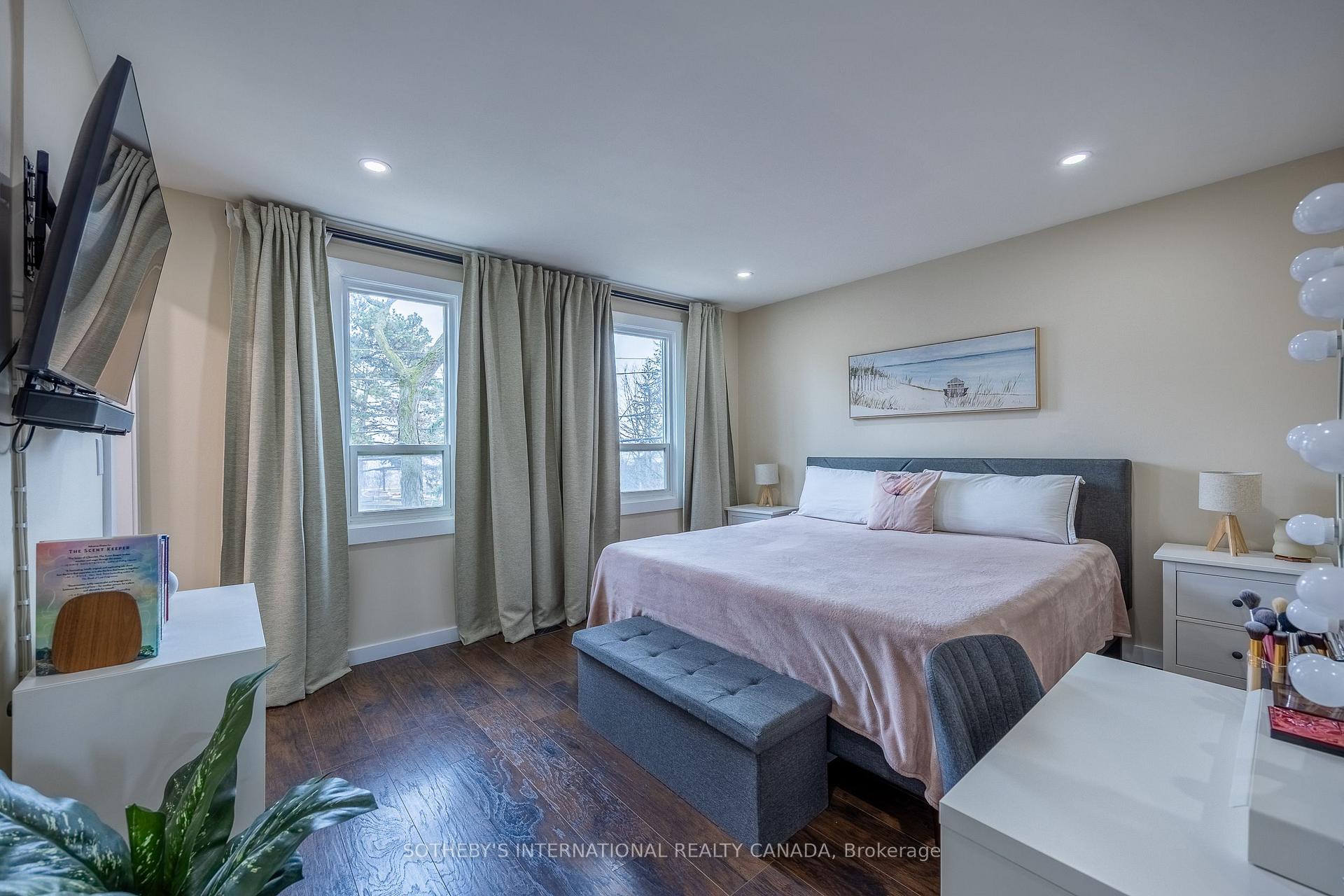 5475 Lakeshore Road 113