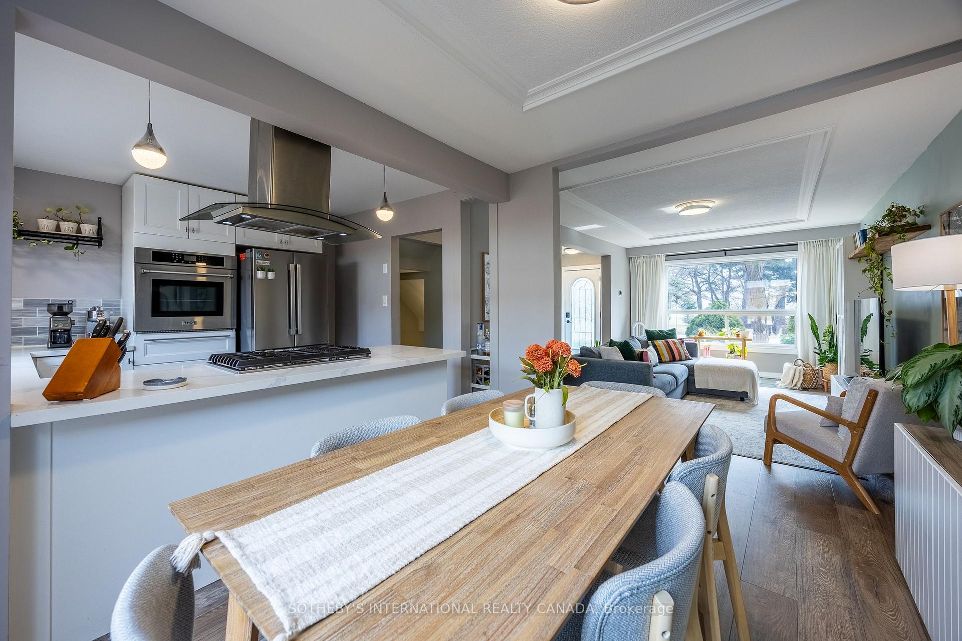 5475 Lakeshore Road 113