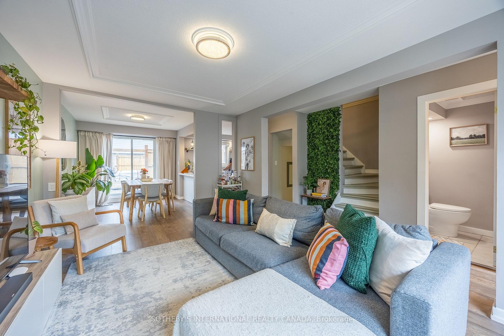 5475 Lakeshore Road 113