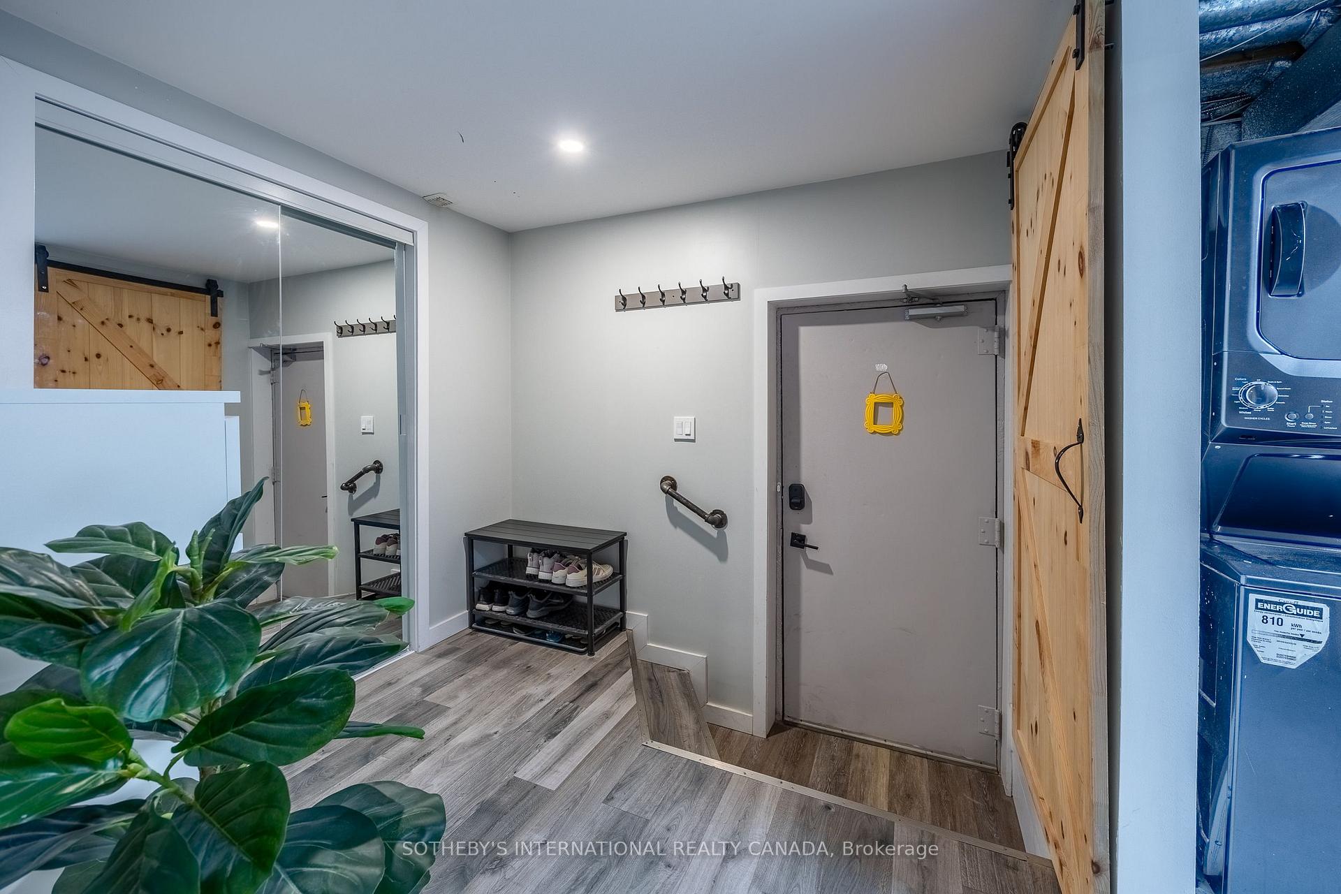 5475 Lakeshore Road 113