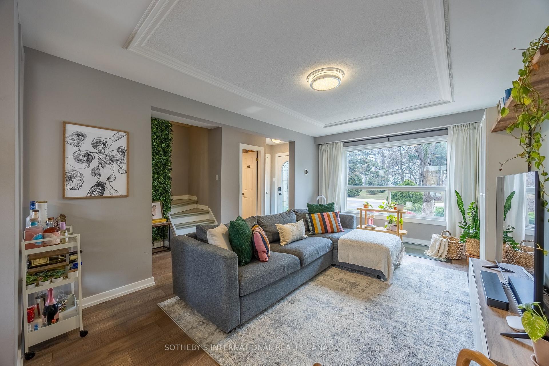5475 Lakeshore Road 113