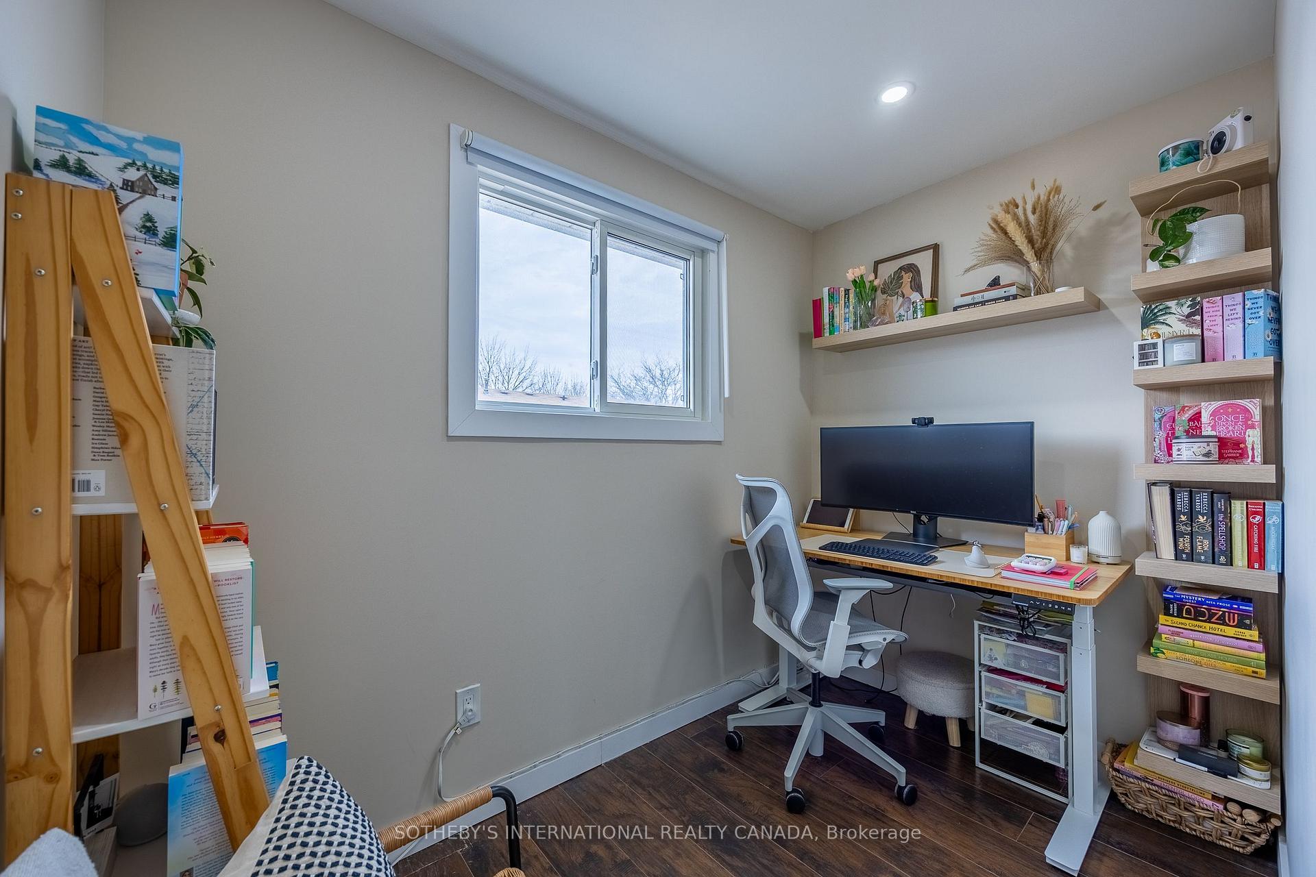 5475 Lakeshore Road 113