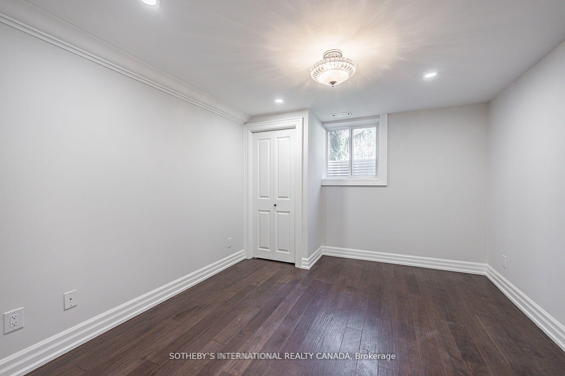 942 Fletcher Valley Crescent Bsmnt