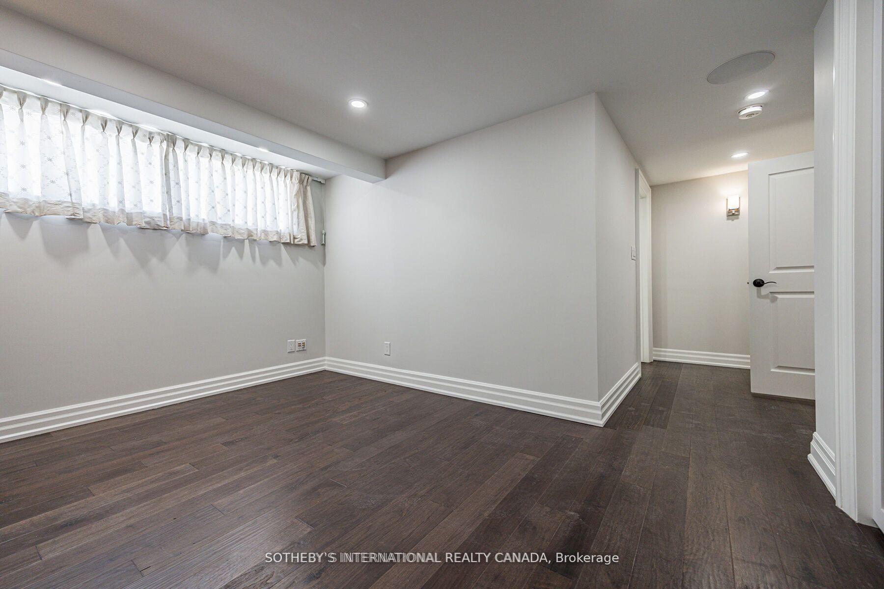 942 Fletcher Valley Crescent Bsmnt