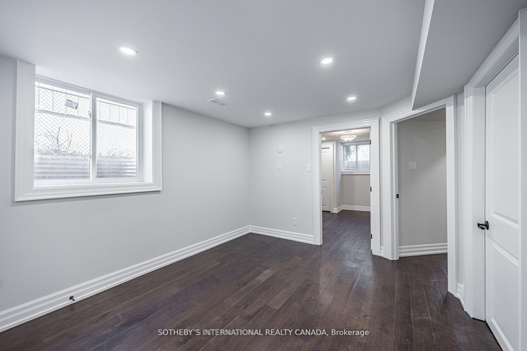 942 Fletcher Valley Crescent Bsmnt