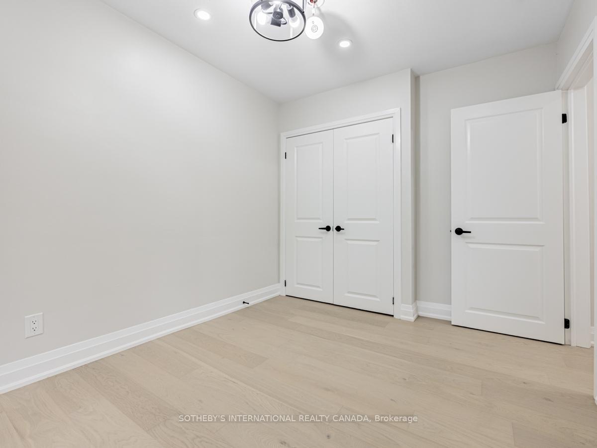 222 Hammersmith Court Upper