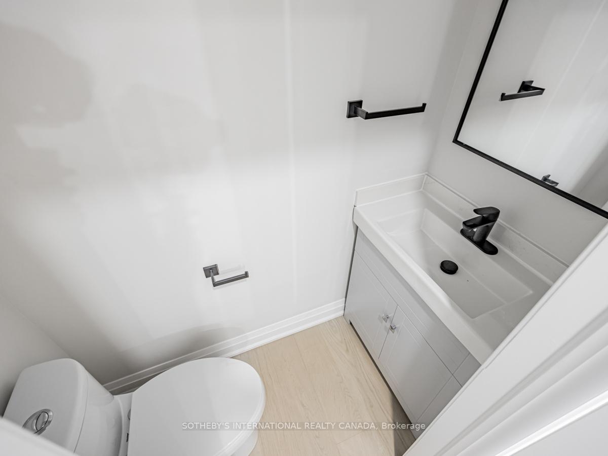 222 Hammersmith Court Upper