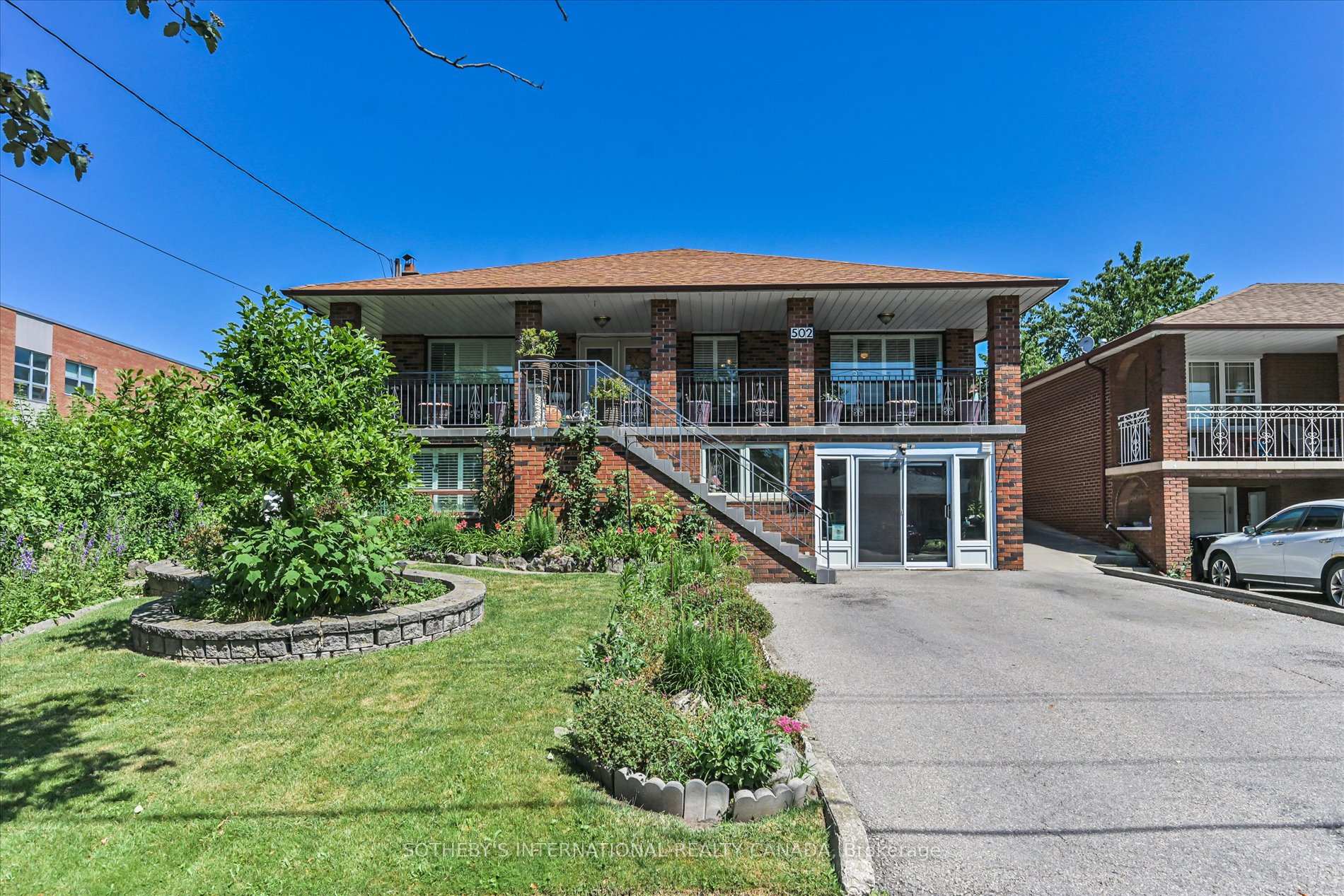 502 Queens Drive