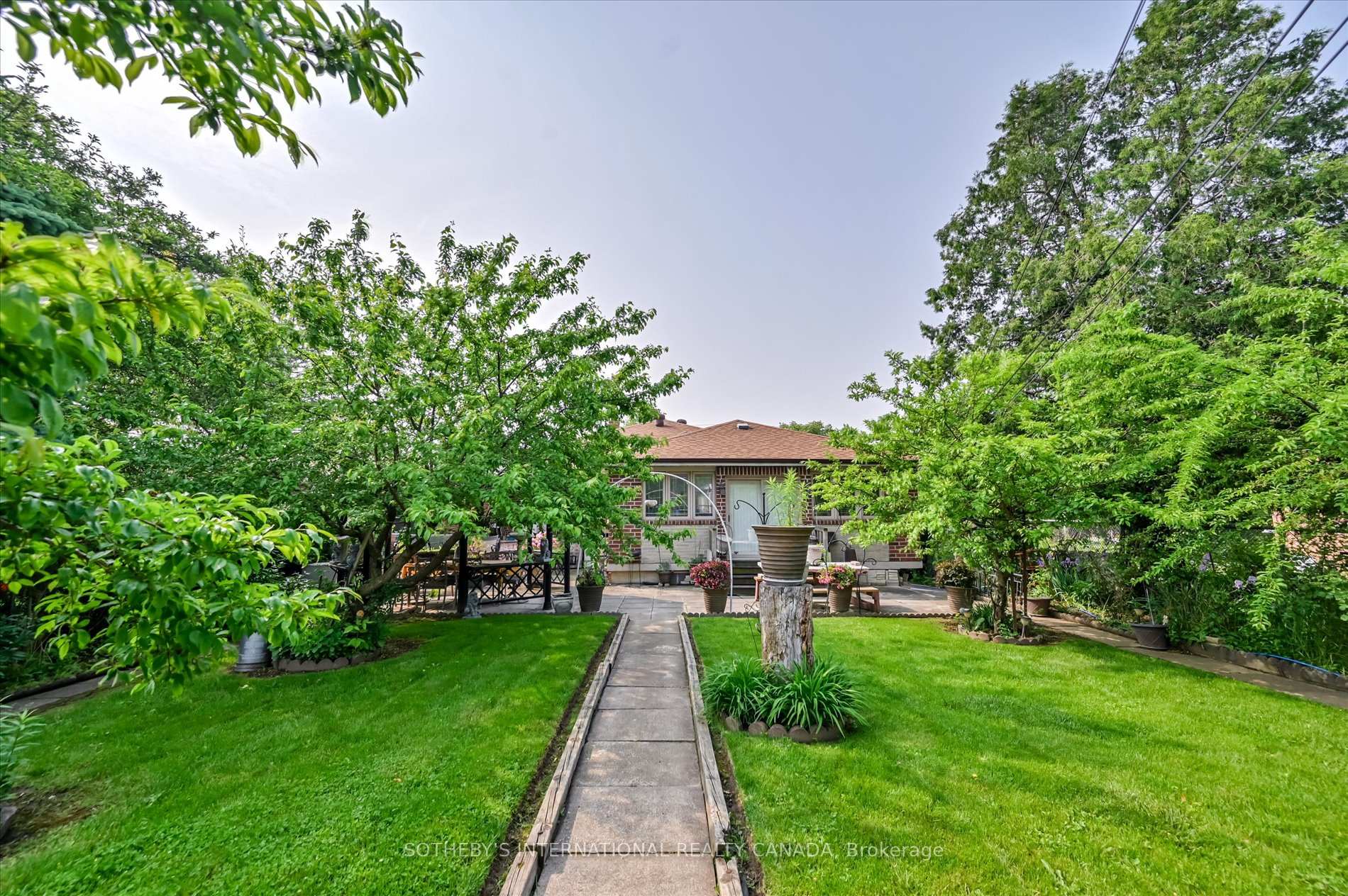 502 Queens Drive