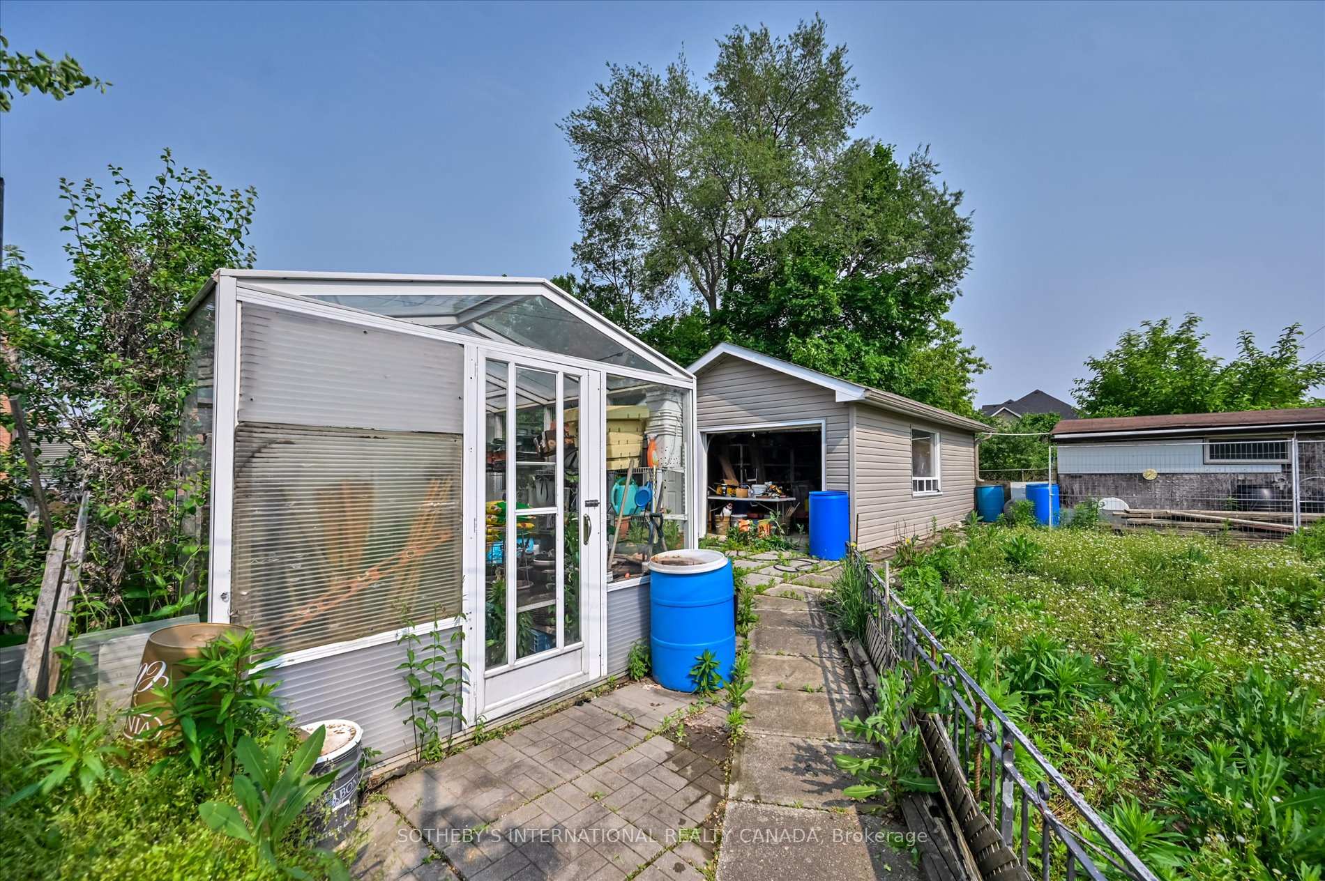 502 Queens Drive