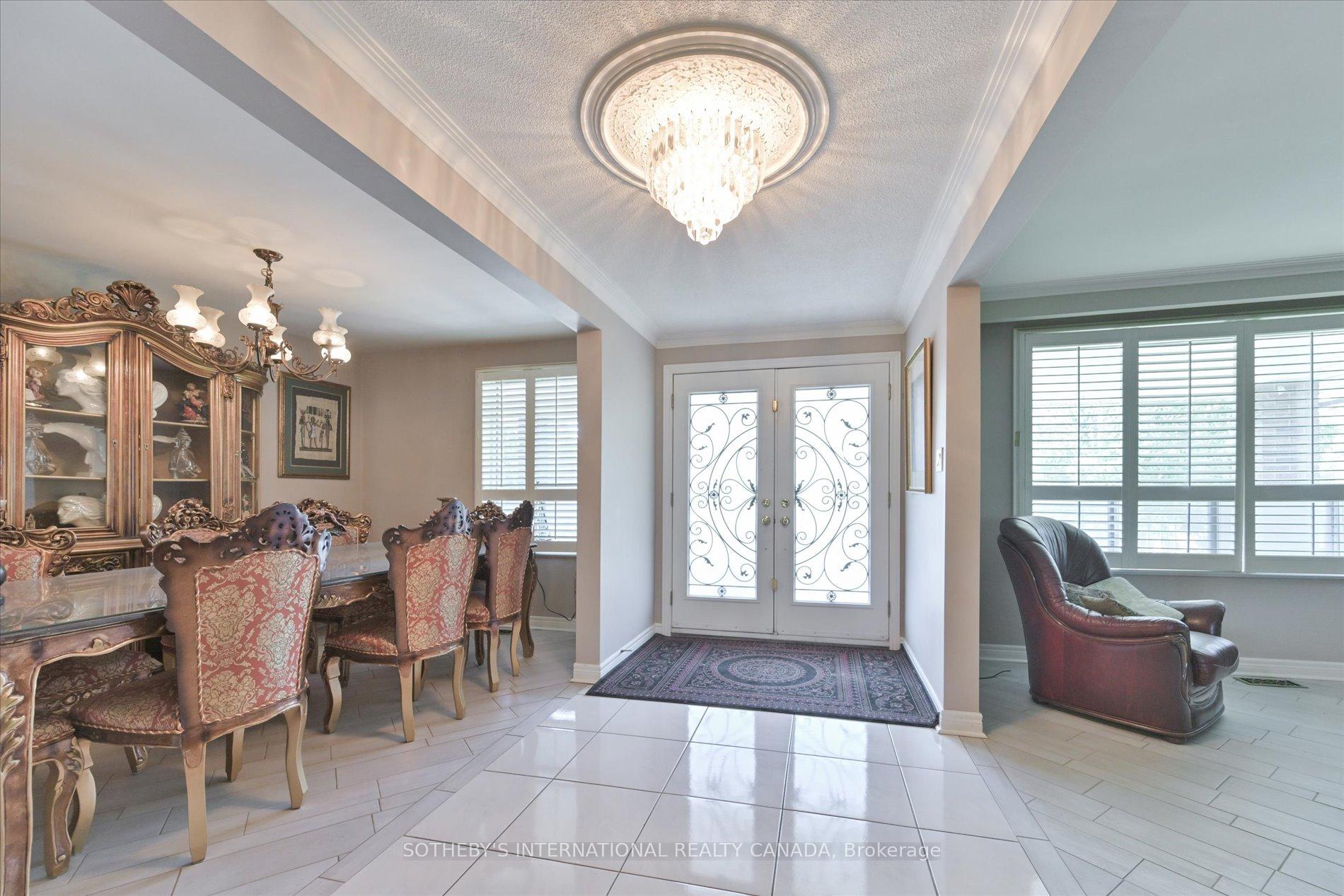 502 Queens Drive