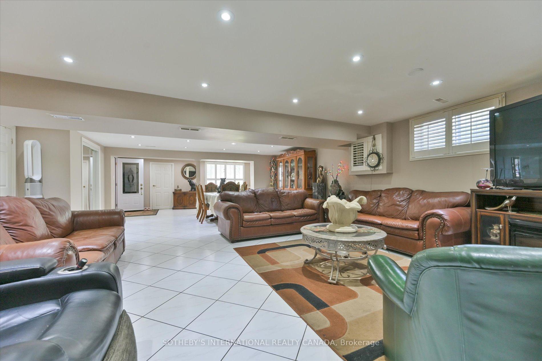 502 Queens Drive