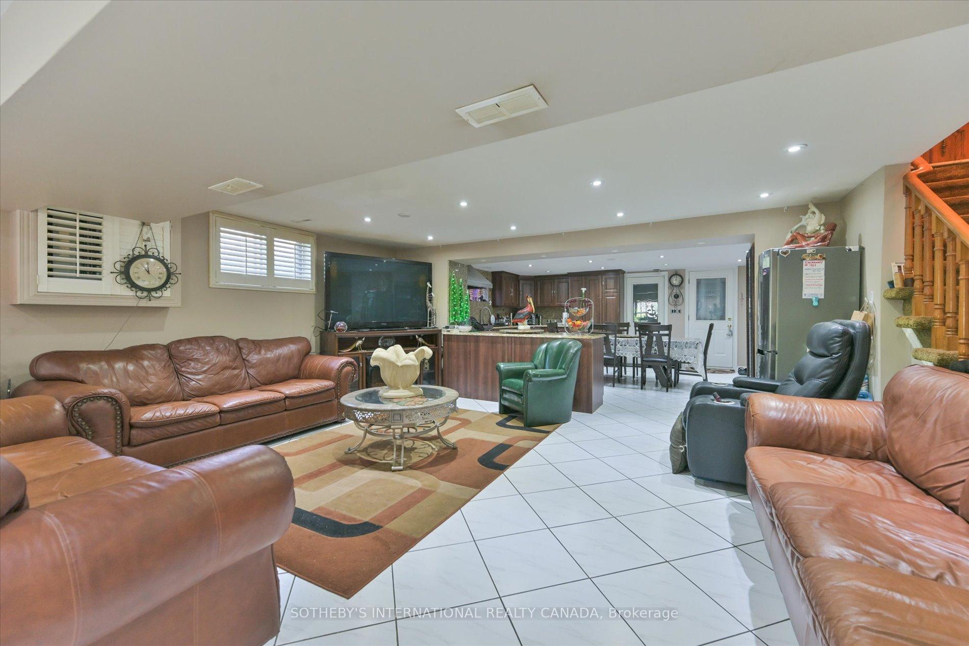 502 Queens Drive