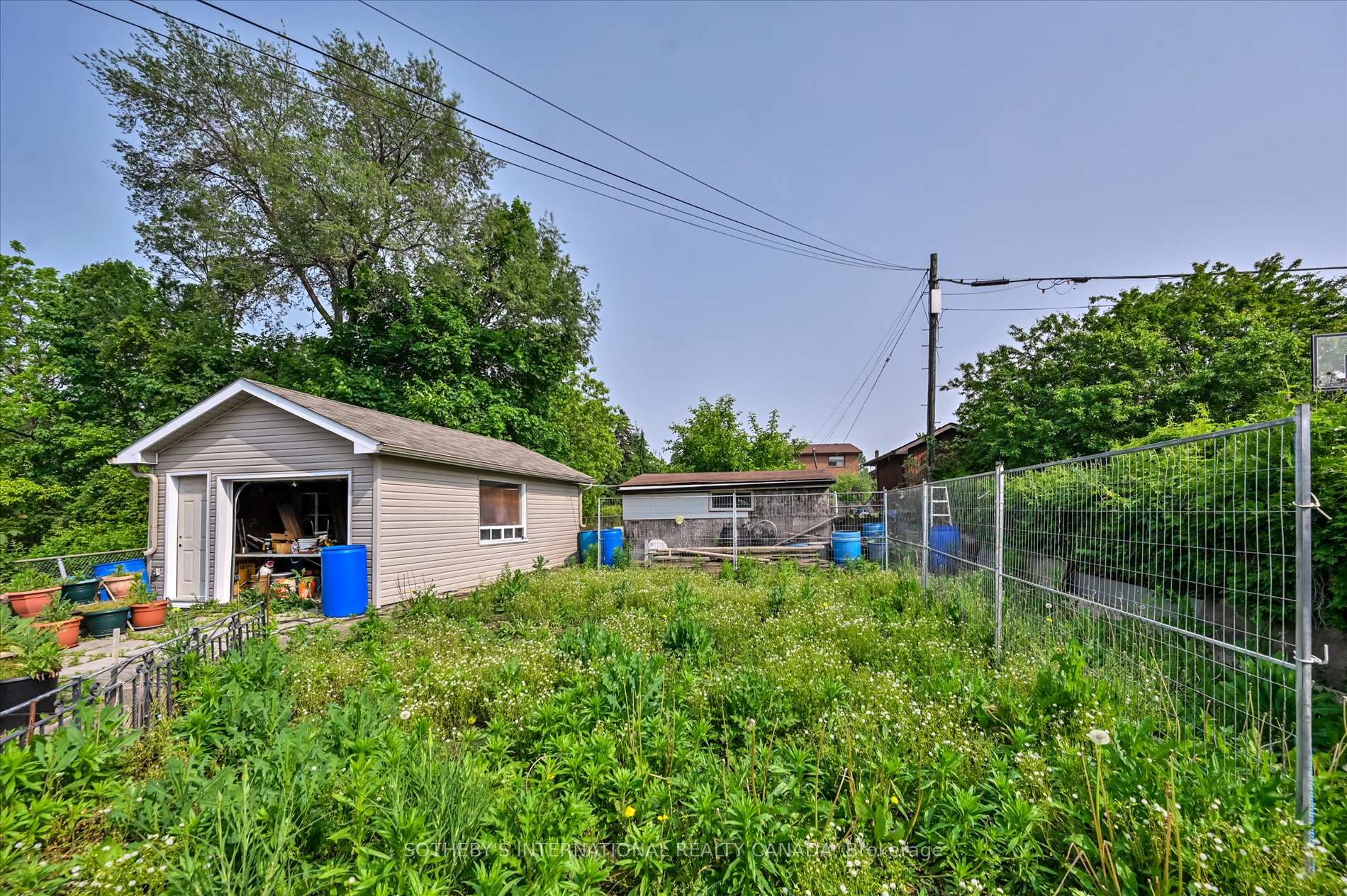 502 Queens Drive