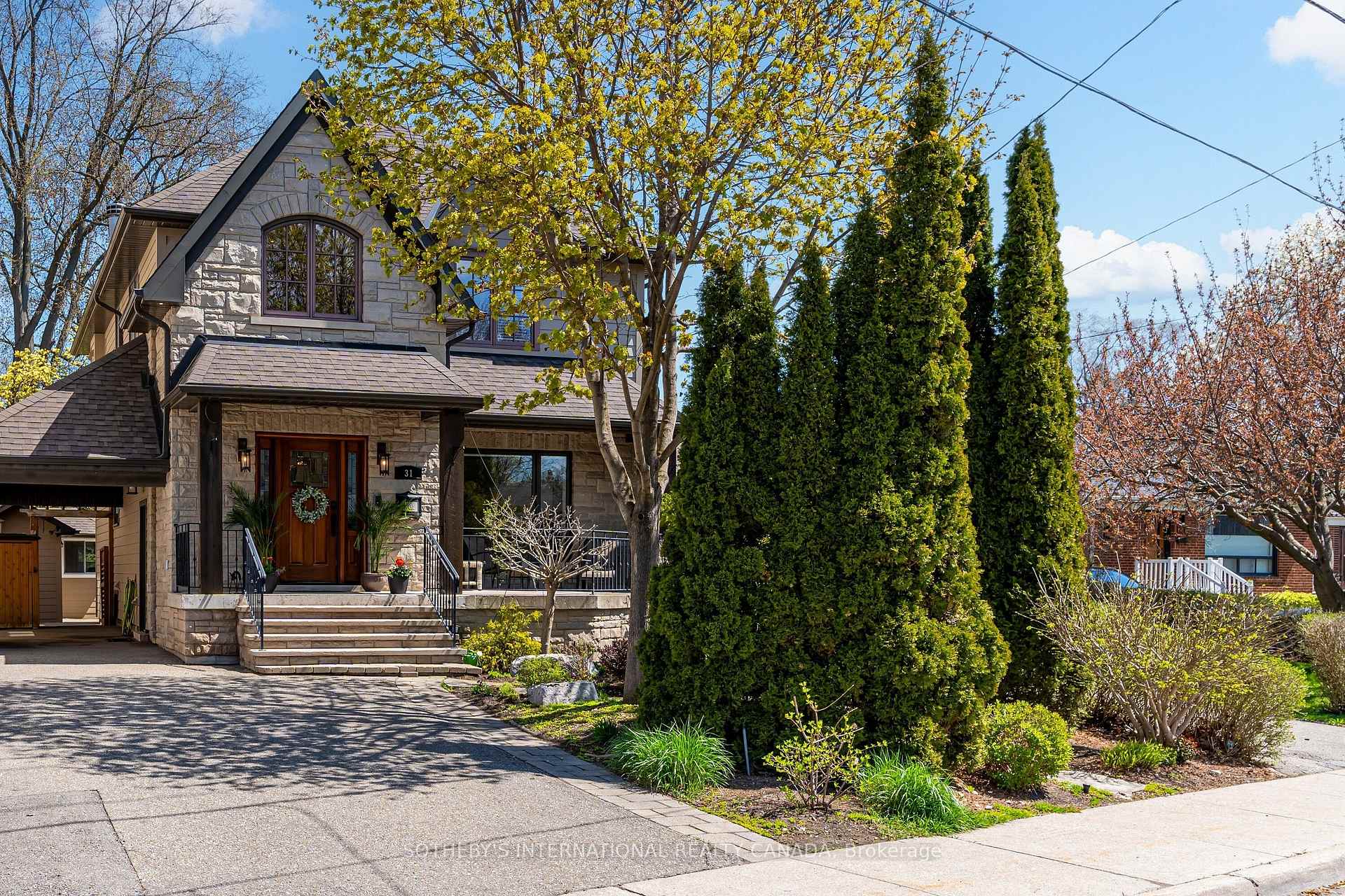 31 Maple Avenue N