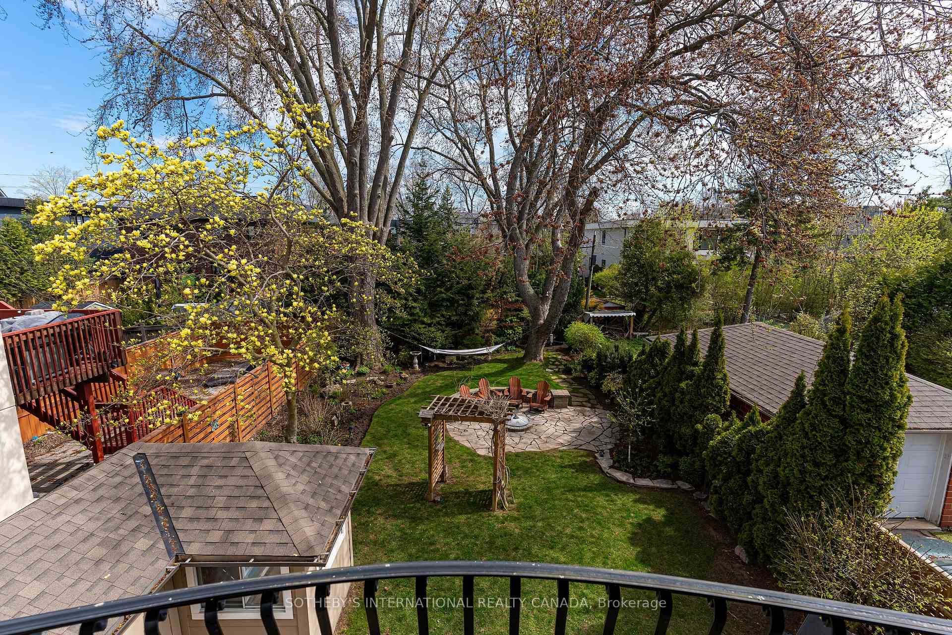 31 Maple Avenue N