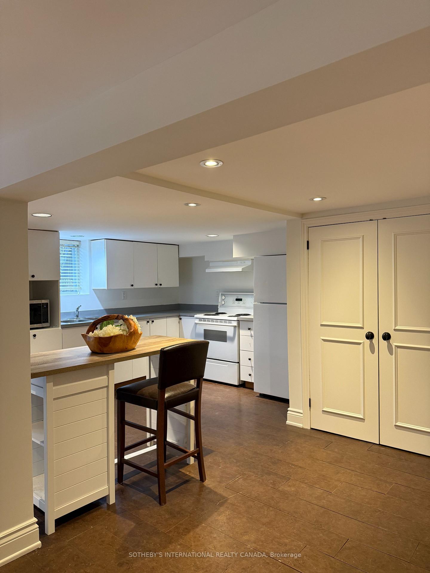 31 Maple Avenue N