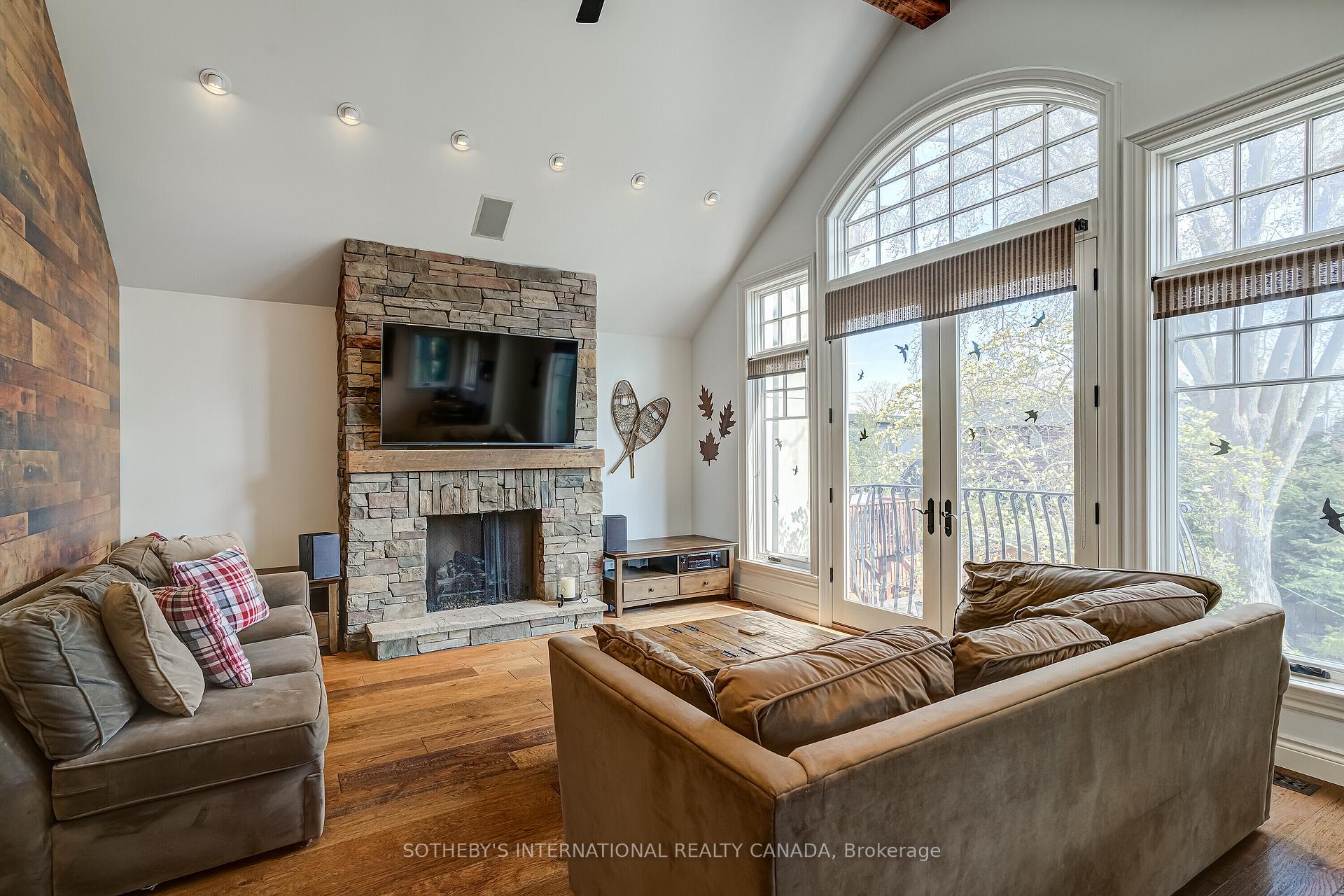 31 Maple Avenue N