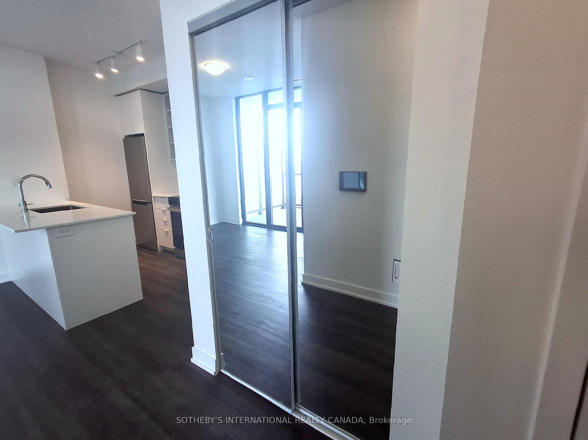2075 Lakeshore Road 1303