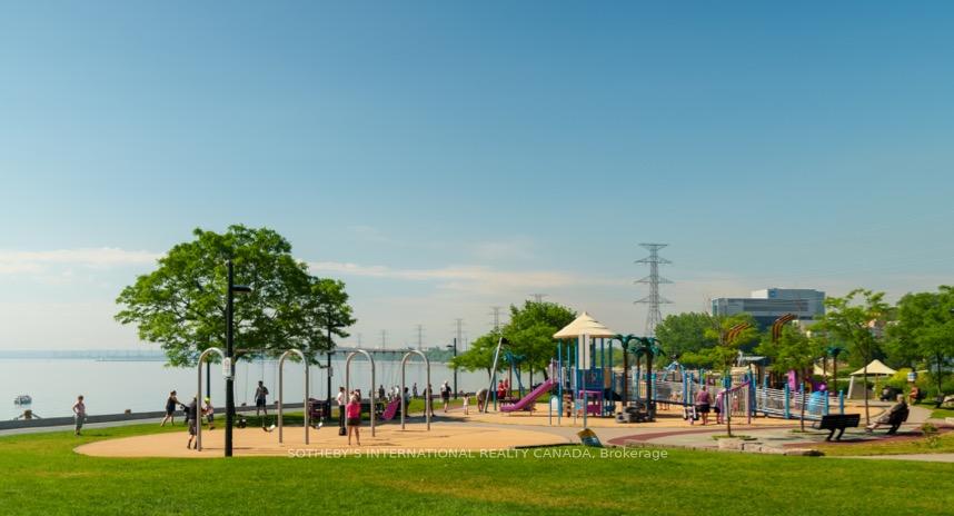 2075 Lakeshore Road 1303