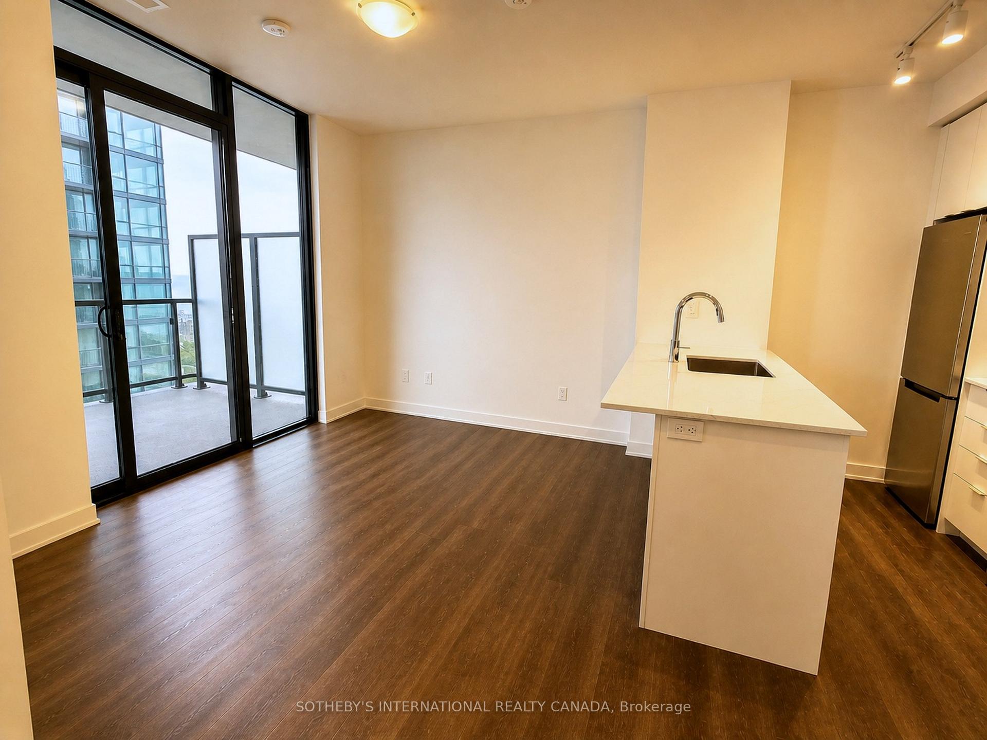 2075 Lakeshore Road 1303
