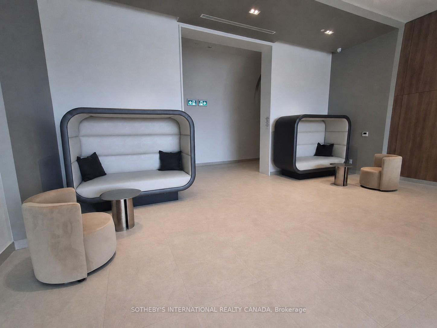 2075 Lakeshore Road 1303