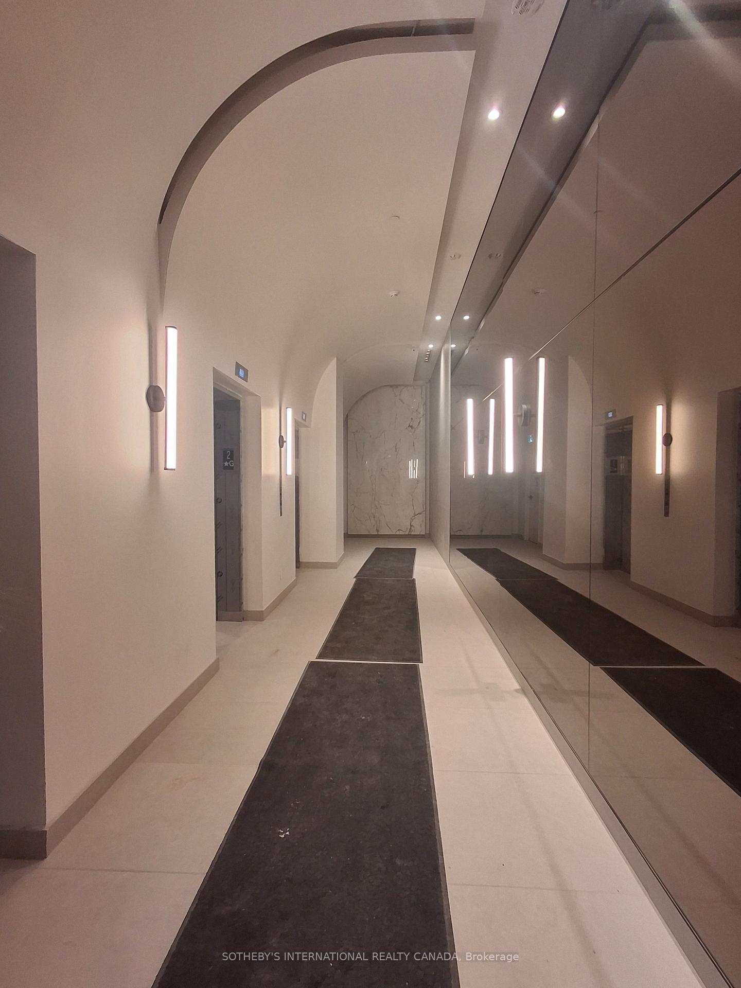 2075 Lakeshore Road 1303