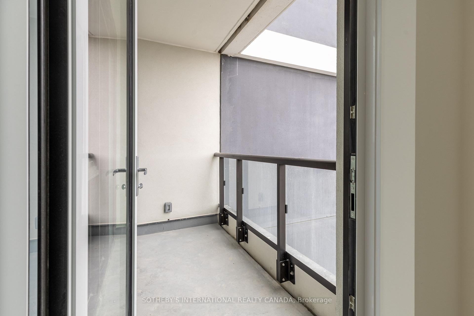 858 Dupont Street 610