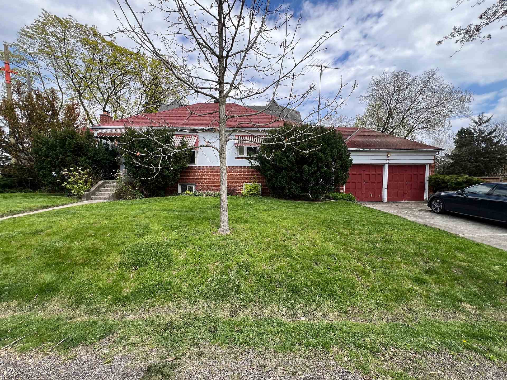 47 Grenview Boulevard
