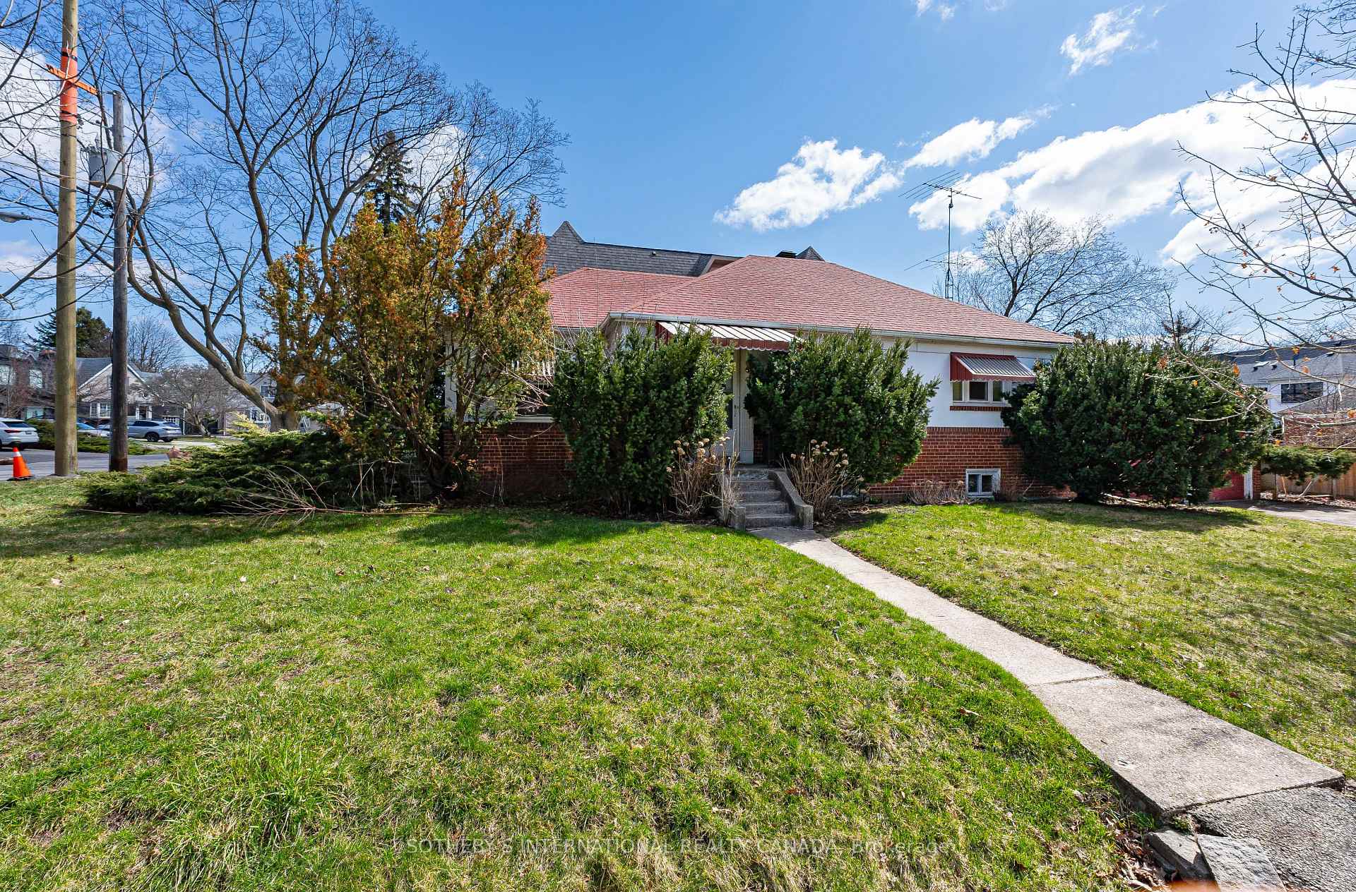 47 Grenview Boulevard