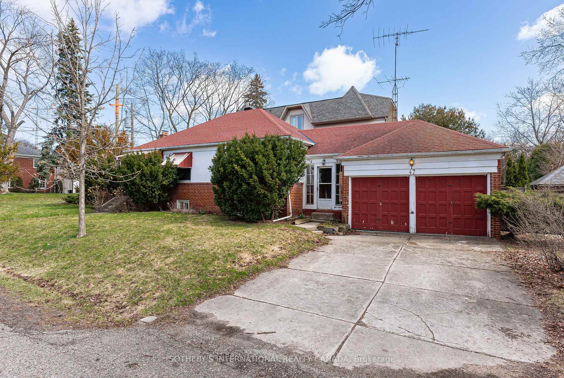 47 Grenview Boulevard