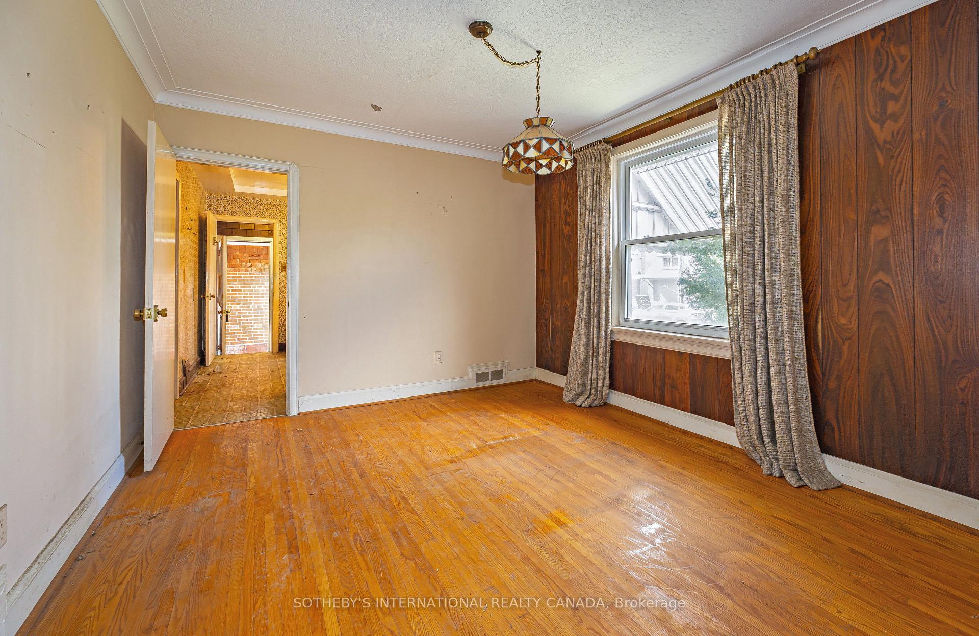 47 Grenview Boulevard