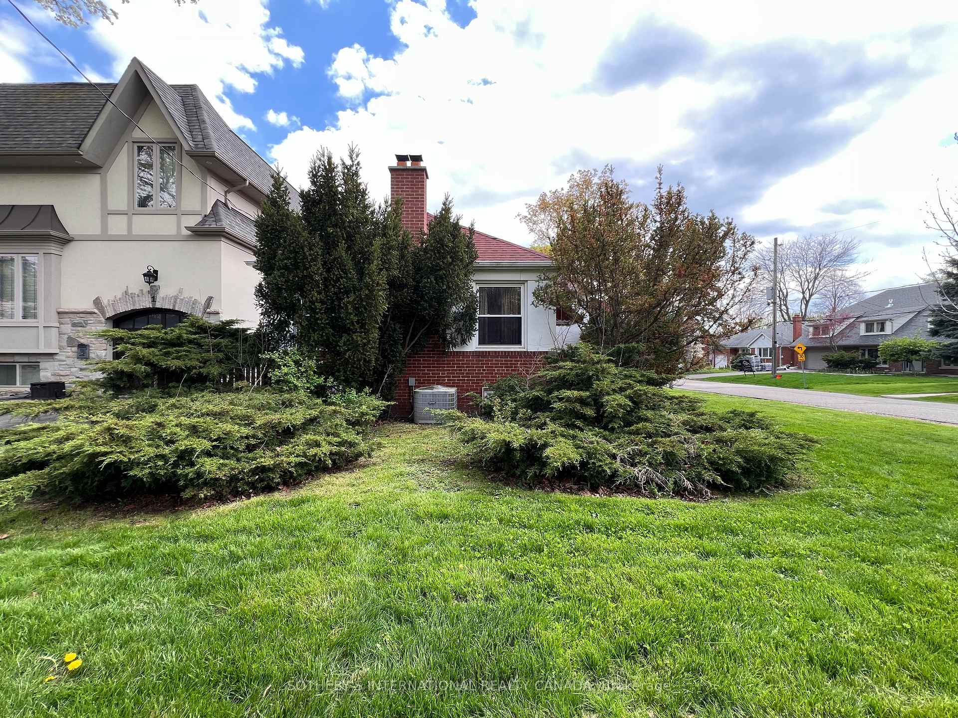 47 Grenview Boulevard