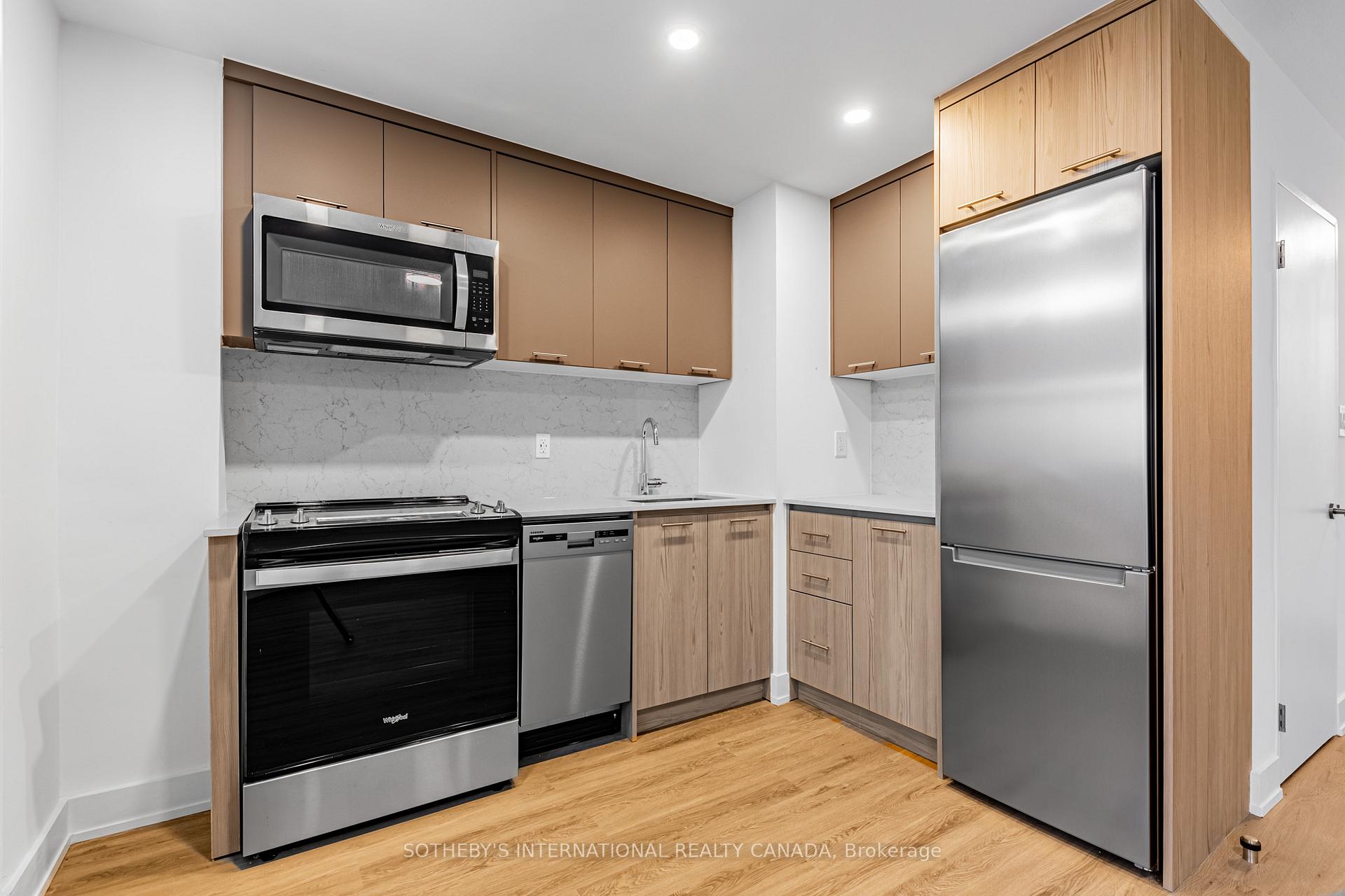 115 Tyndall Avenue S0106