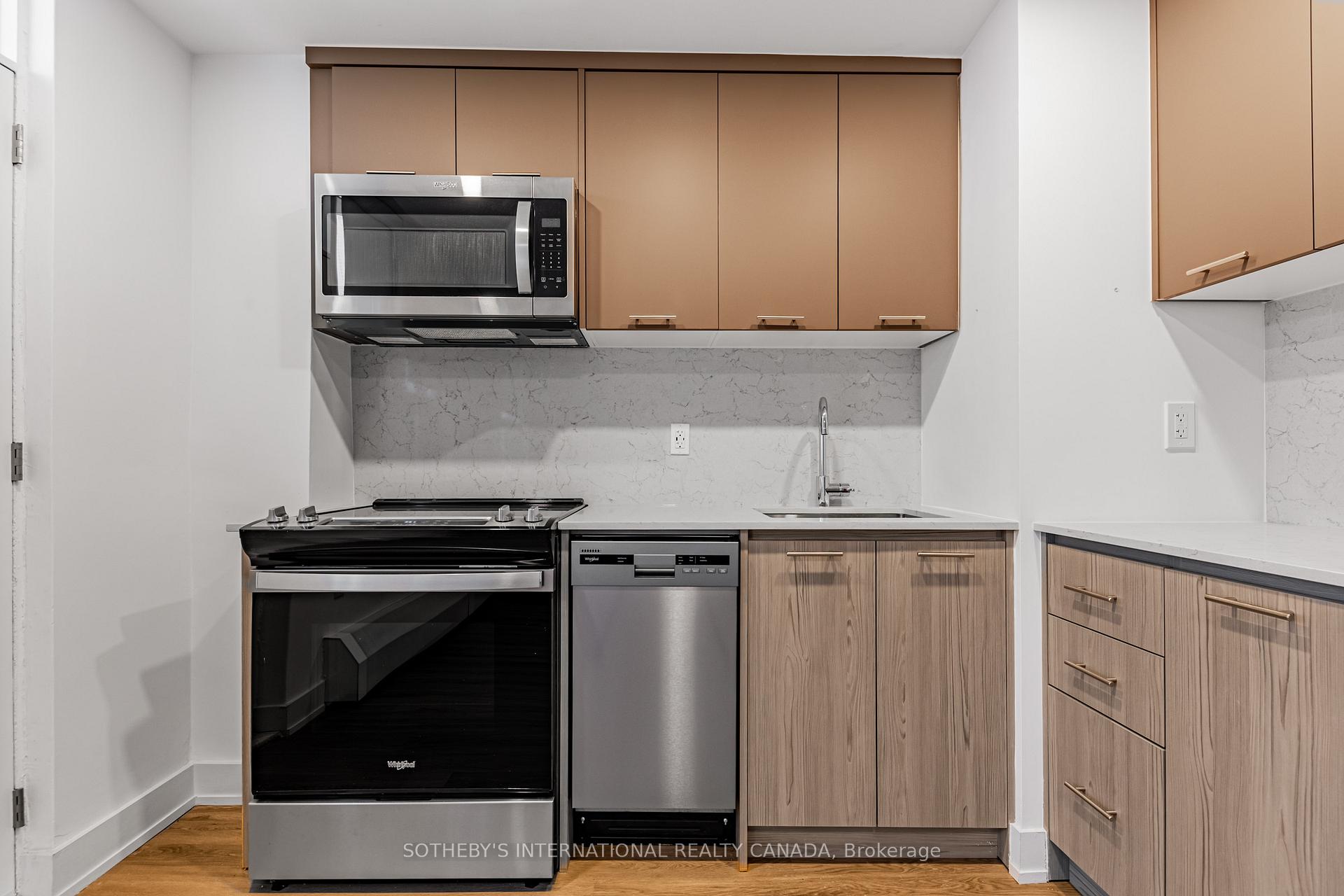 135 Tyndall Avenue N0106