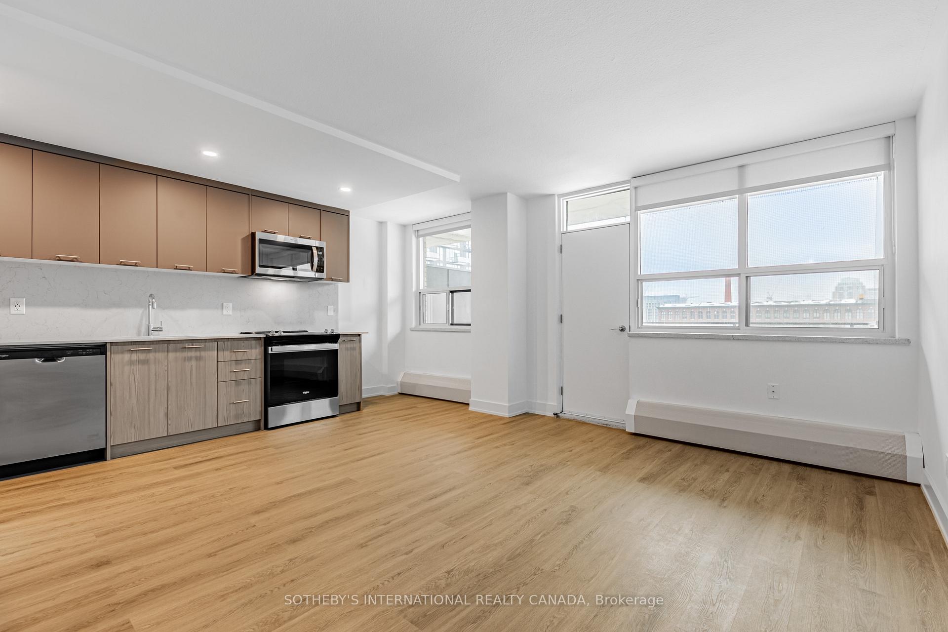135 Tyndall Avenue N0215