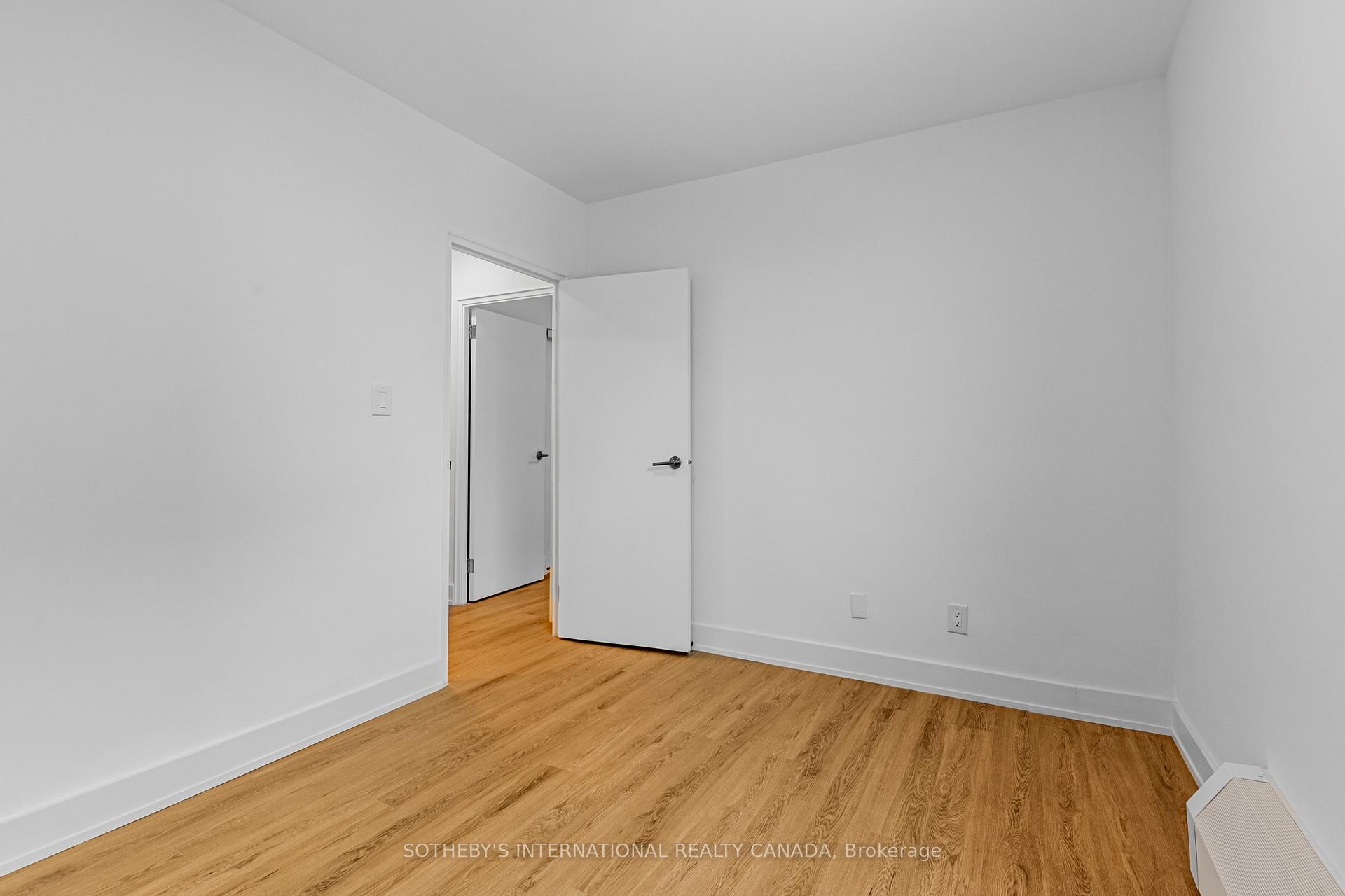 135 Tyndall Avenue N0520
