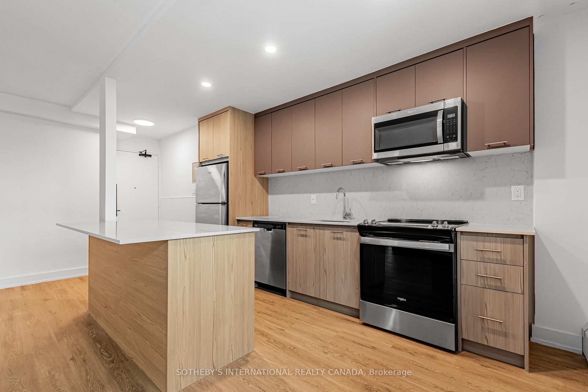 135 Tyndall Avenue N0520