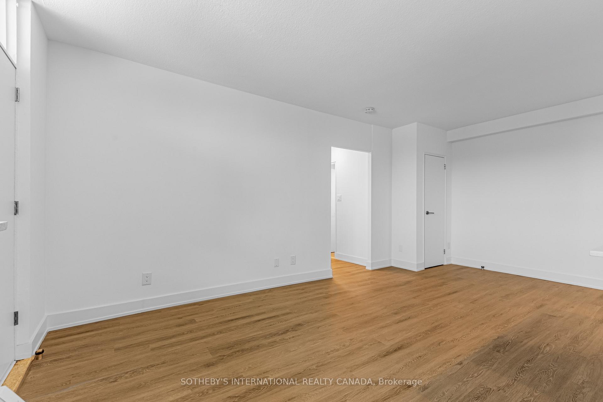 135 Tyndall Avenue N0520
