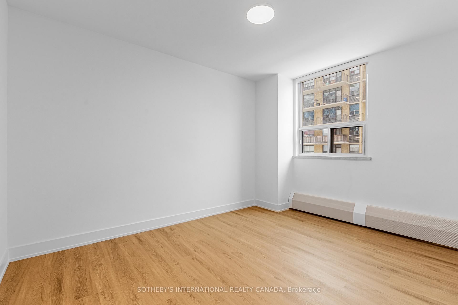 135 Tyndall Avenue N0520