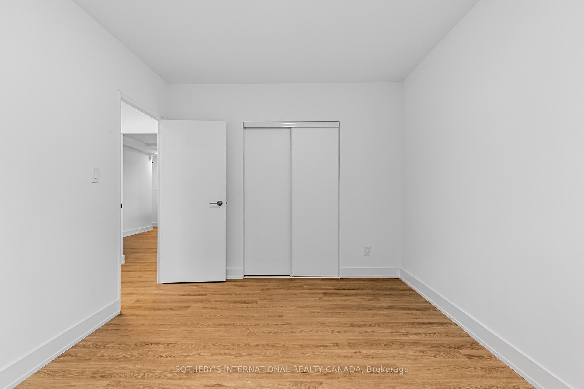 135 Tyndall Avenue N0520