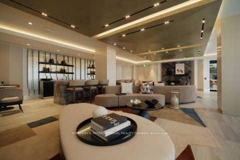 858 Dupont Street 834
