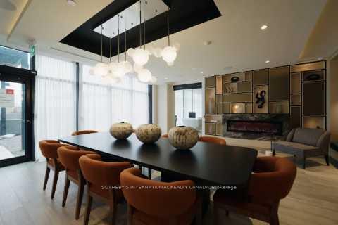 858 Dupont Street 834