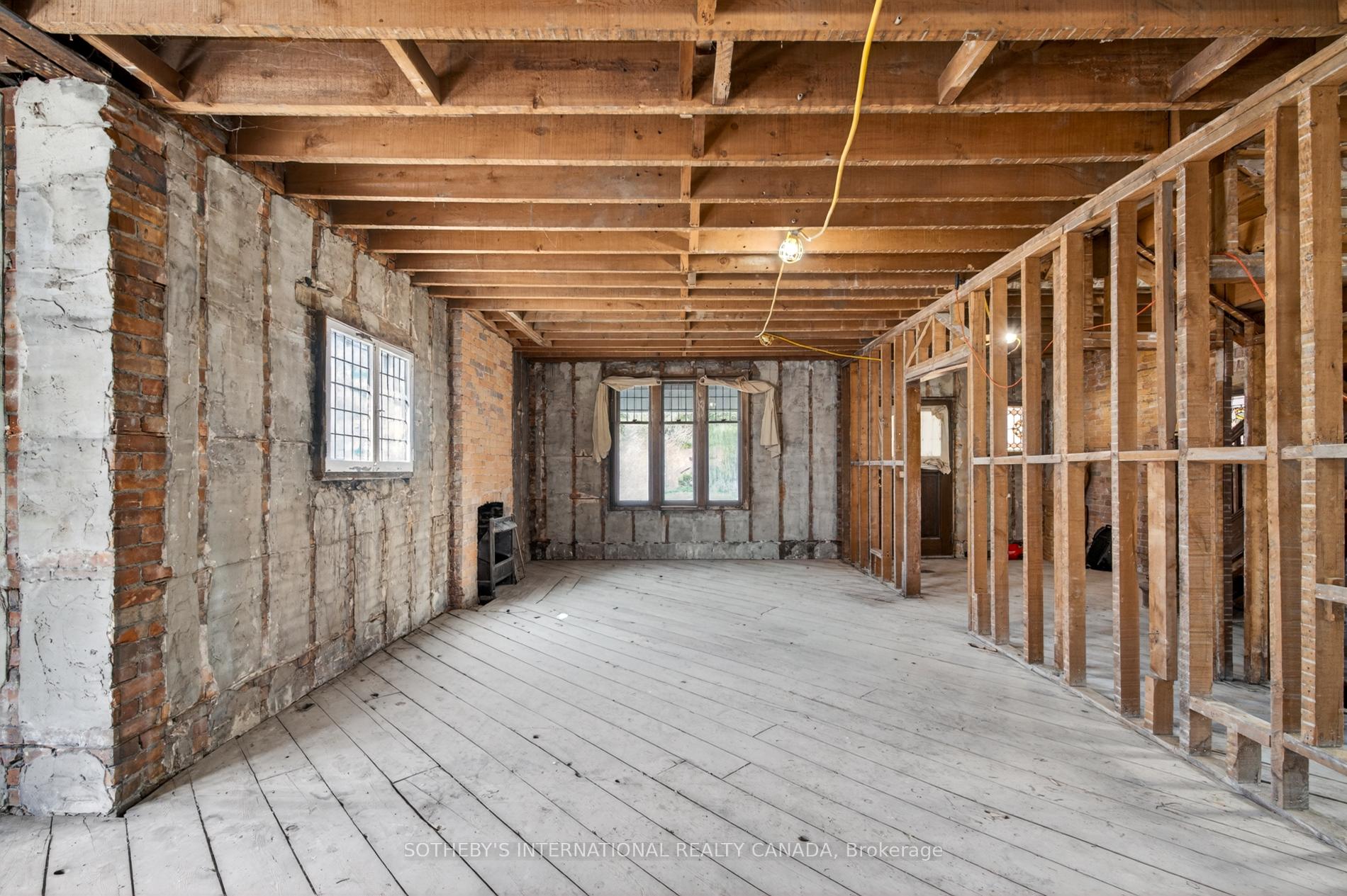 579 Indian Road