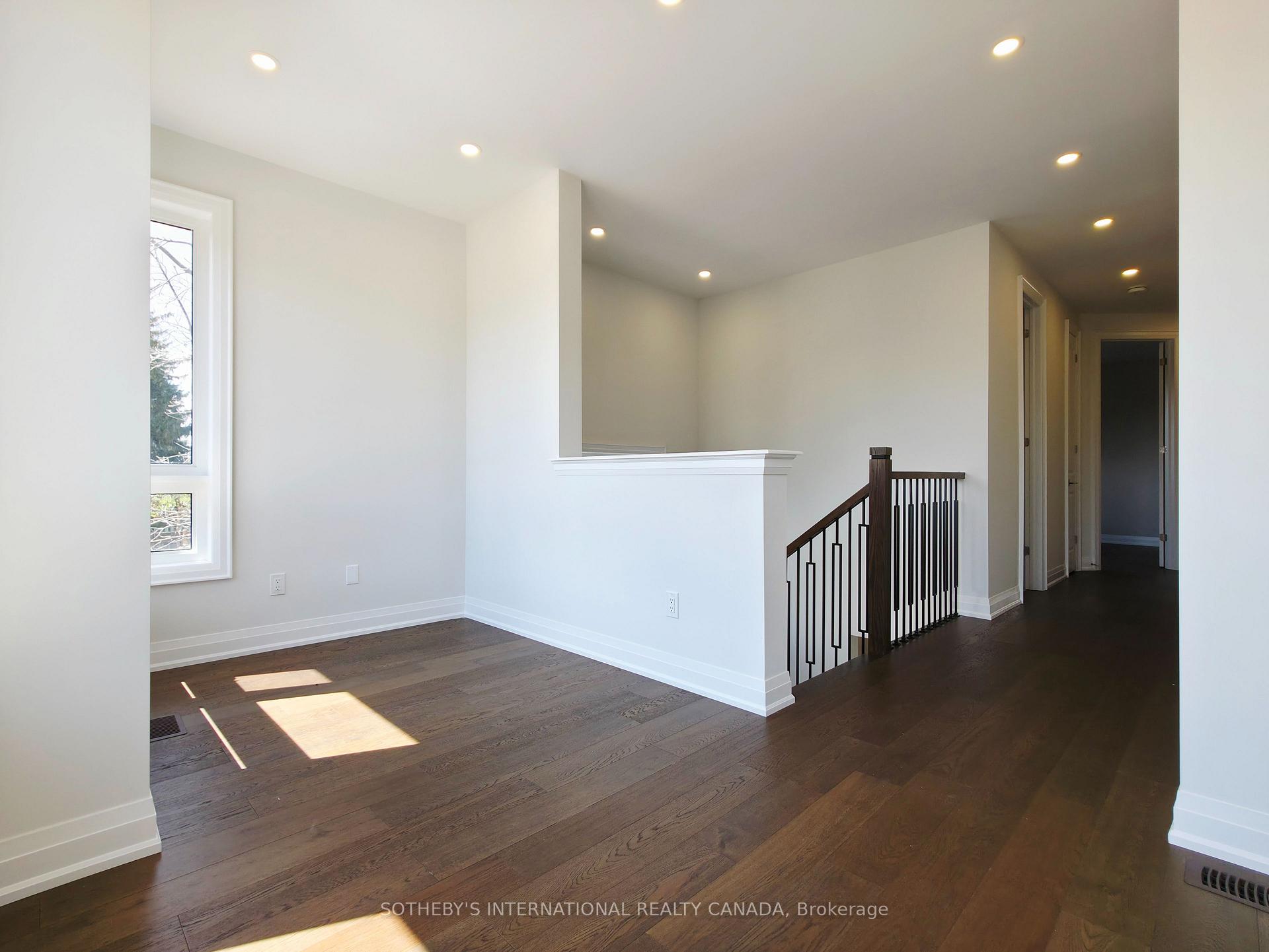 516 Markay Common