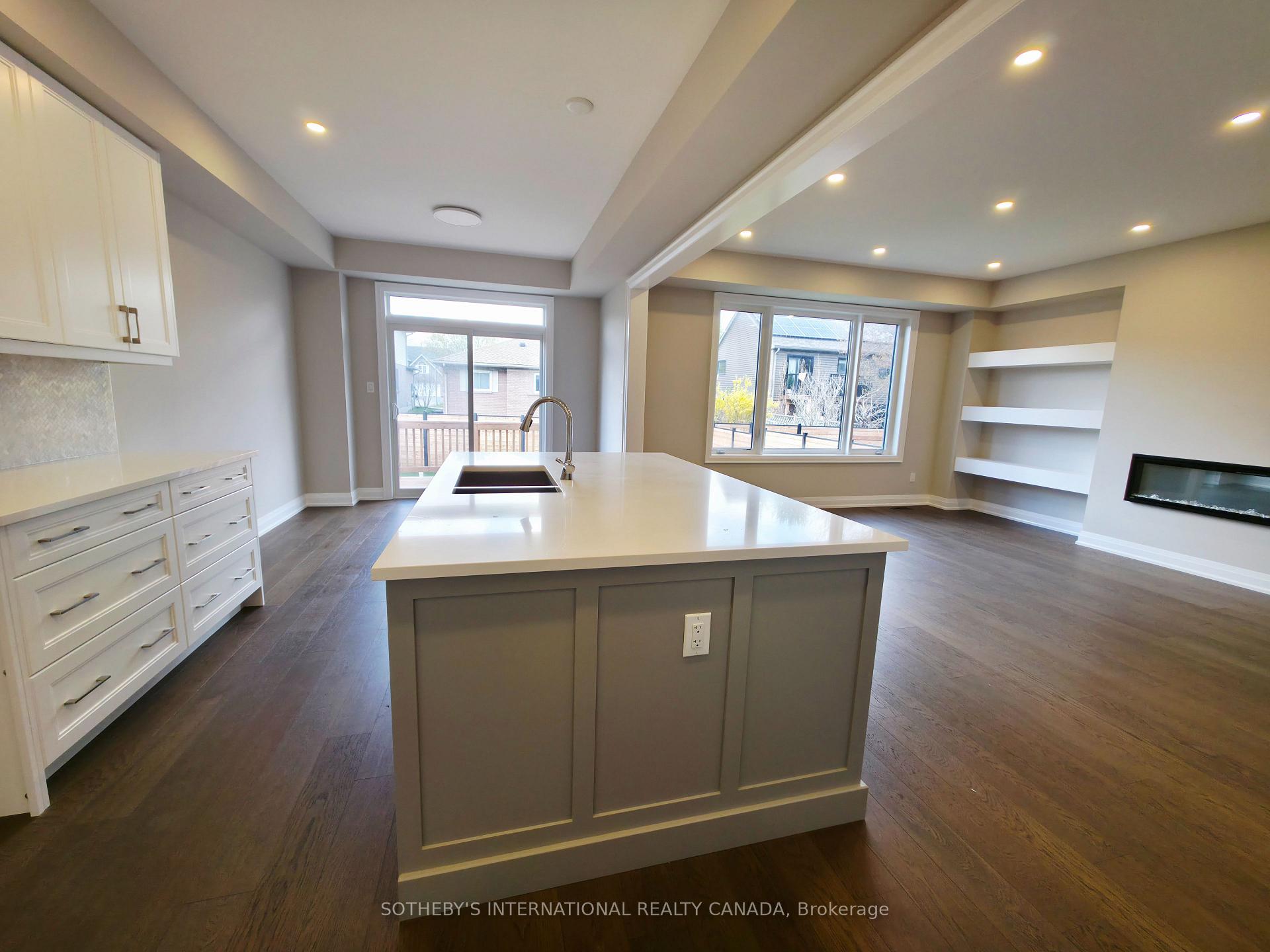 516 Markay Common