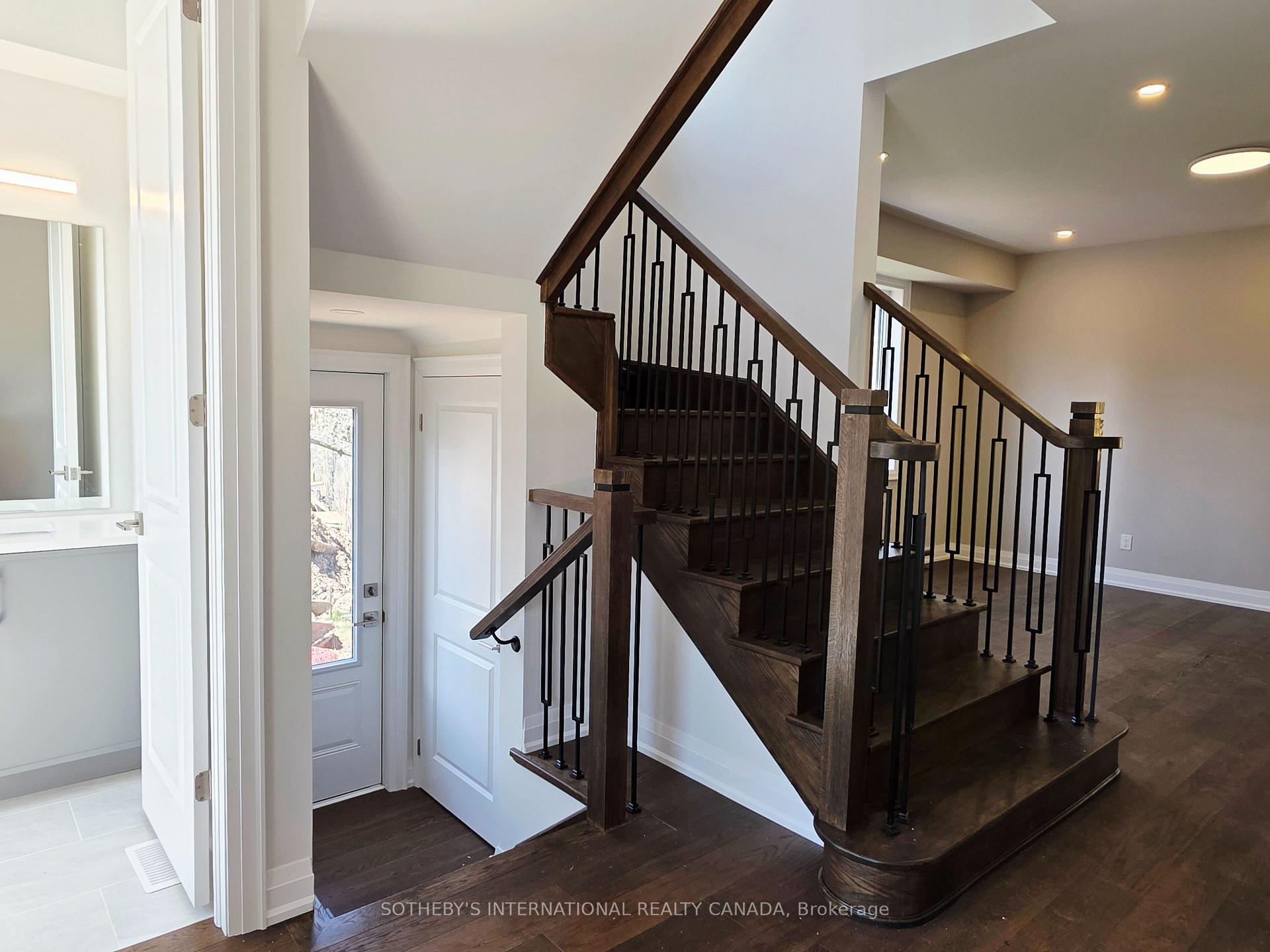 516 Markay Common
