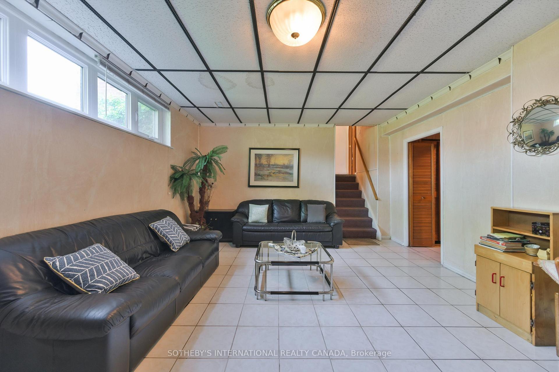 283 Derrydown Road