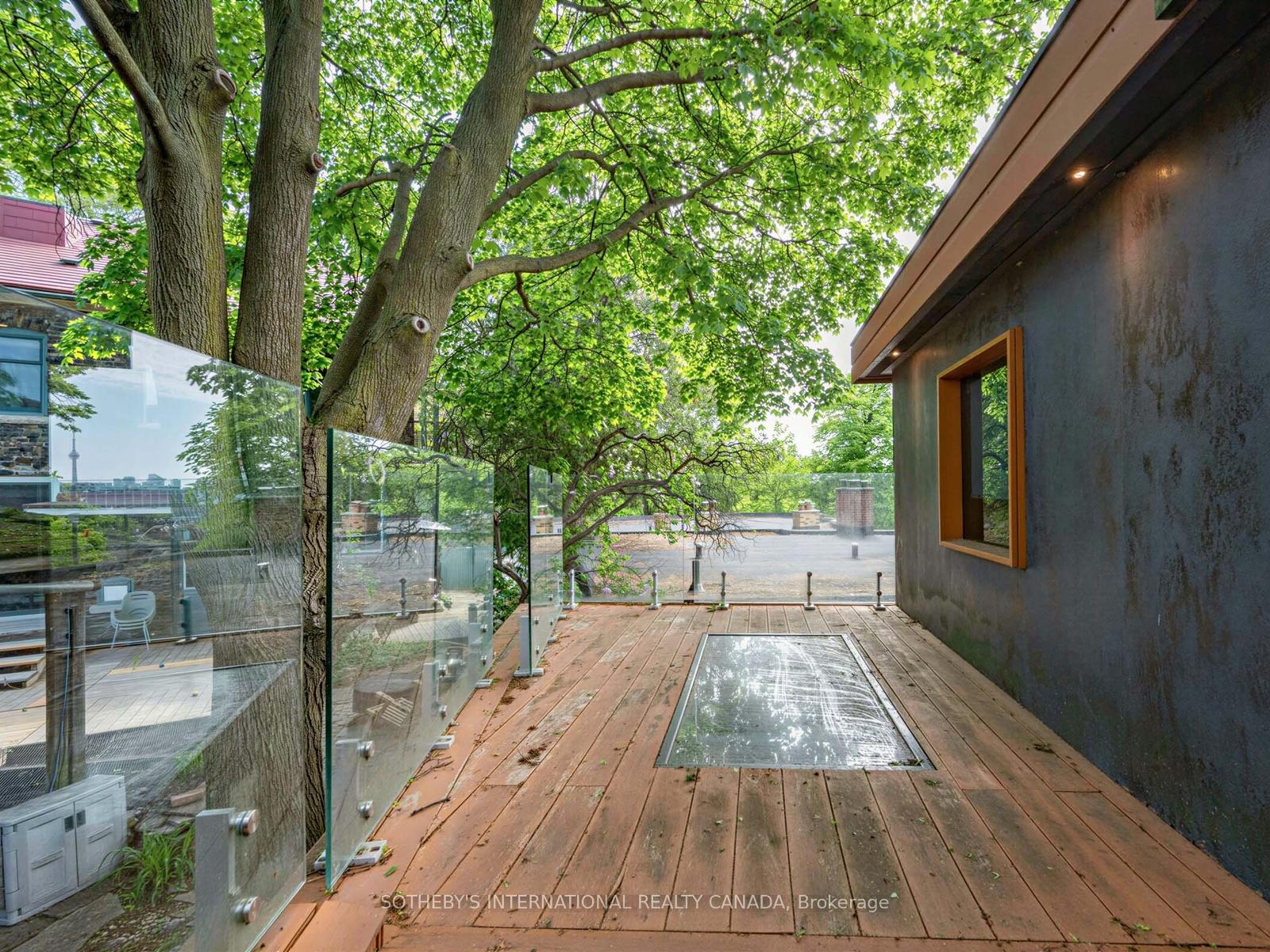 32 Regal Road