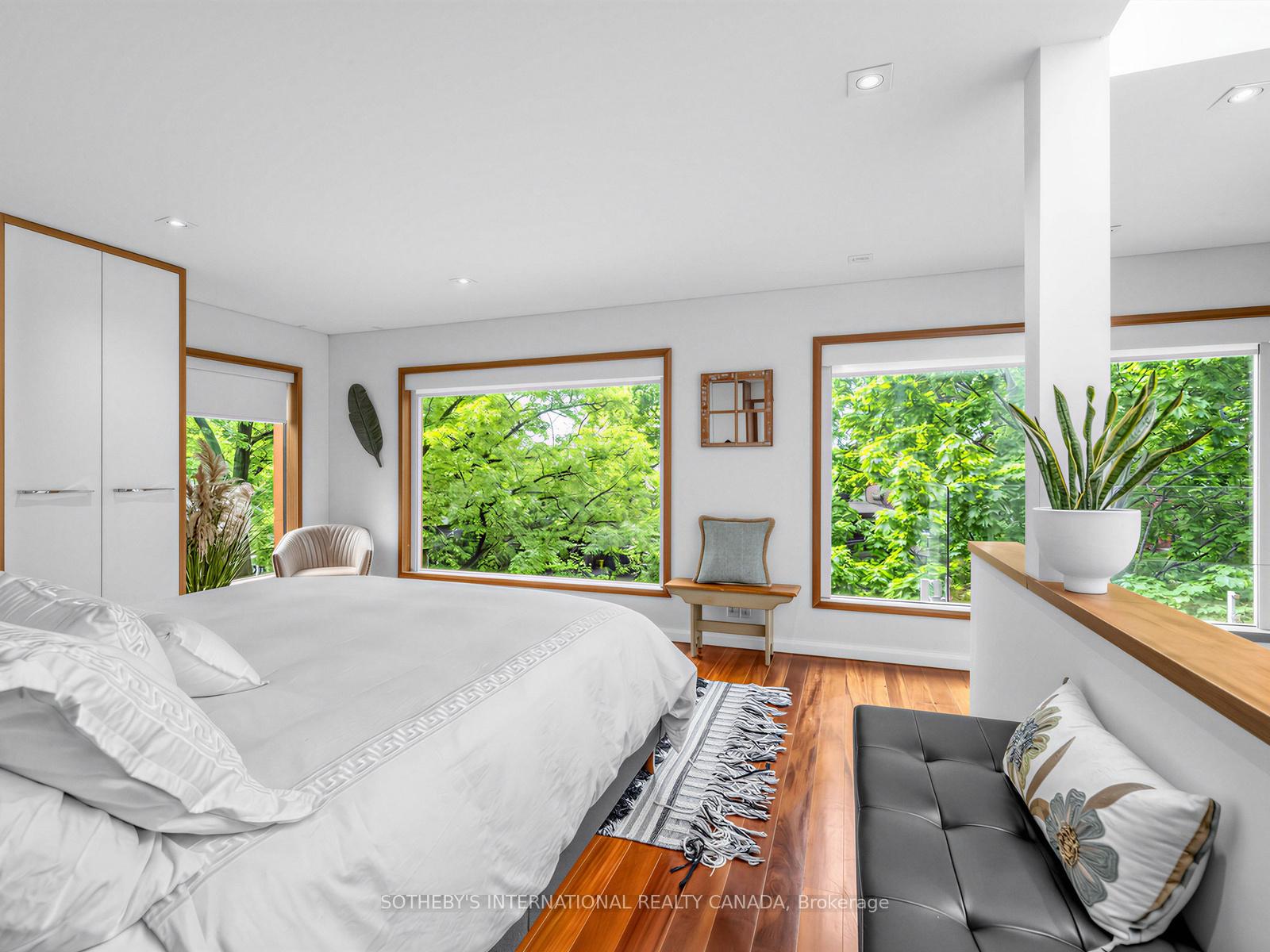 32 Regal Road
